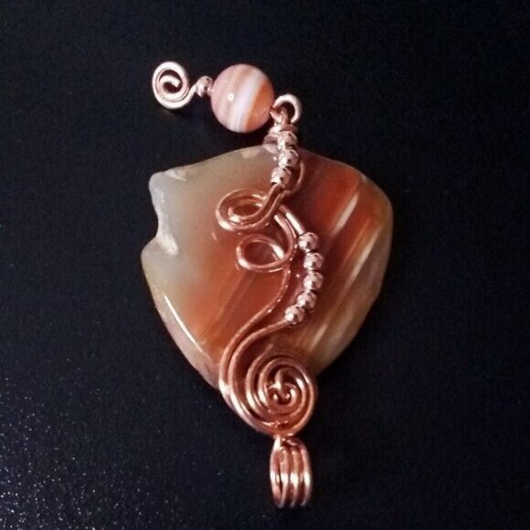 Rustic yet Elegant Contrasting Elements! Tough Banded Agate - Sleek Copper Wrap - Picture 9 of 16
